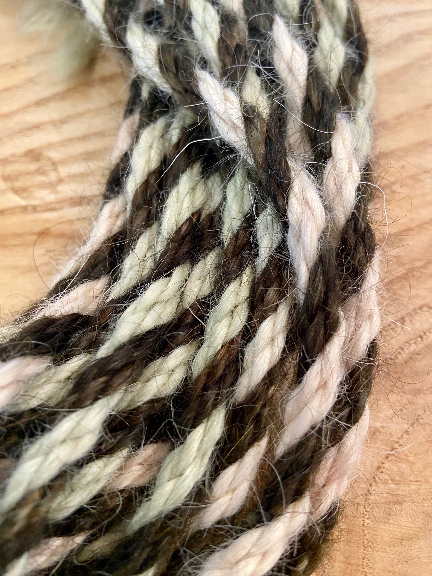 Mohair 8 ply twist dark brown / tie-dye green sandstone